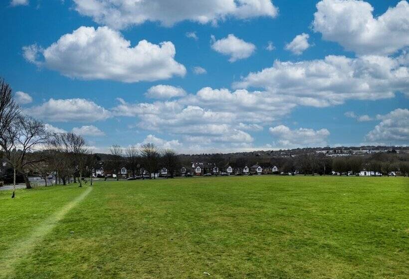 St Helens Studio Free Parking By My Getaways