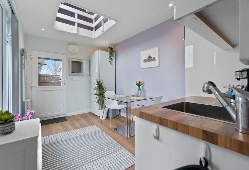 St Helens Studio Free Parking By My Getaways