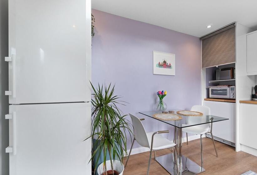 St Helens Studio Free Parking By My Getaways