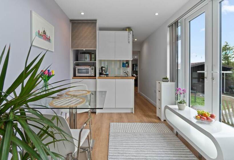 St Helens Studio Free Parking By My Getaways