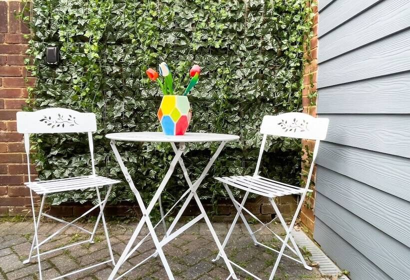 St Helens Studio Free Parking By My Getaways