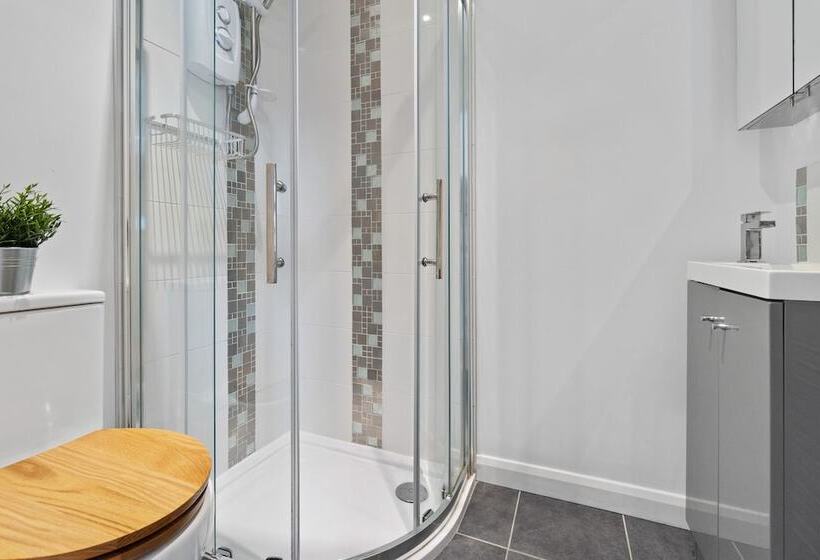 St Helens Studio Free Parking By My Getaways