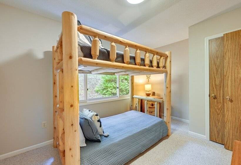 Stunning Franklin Cabin W/ Deck & Mountain Views