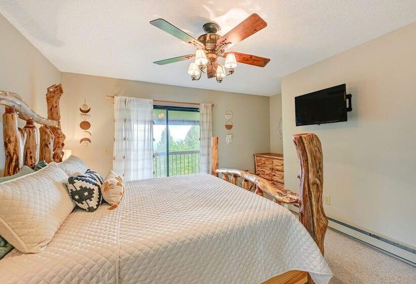 Stunning Franklin Cabin W/ Deck & Mountain Views