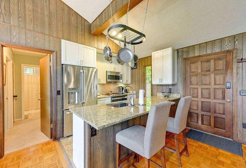 Stunning Franklin Cabin W/ Deck & Mountain Views