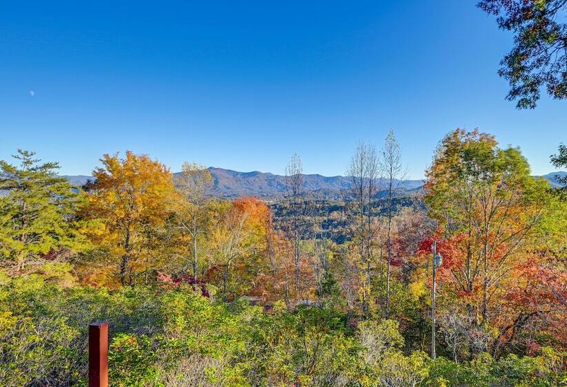 Stunning Franklin Cabin W/ Deck & Mountain Views