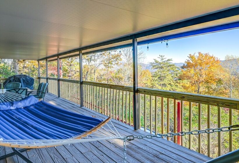 Stunning Franklin Cabin W/ Deck & Mountain Views