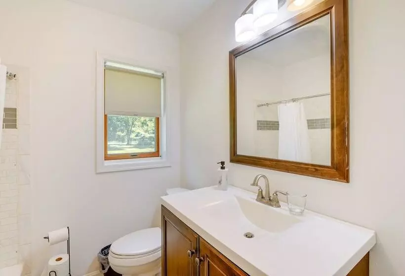 Sun Dappled Waterfront Home On Potomac River!