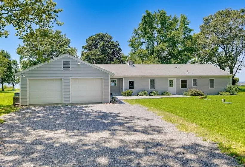 Sun Dappled Waterfront Home On Potomac River!