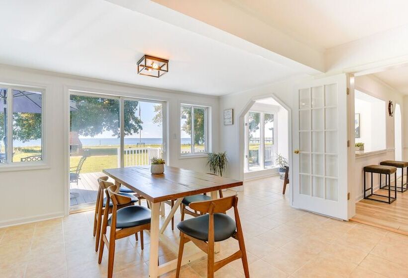 Sun Dappled Waterfront Home On Potomac River!