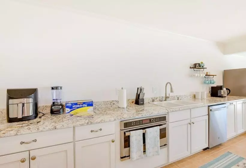 Sun Dappled Waterfront Home On Potomac River!