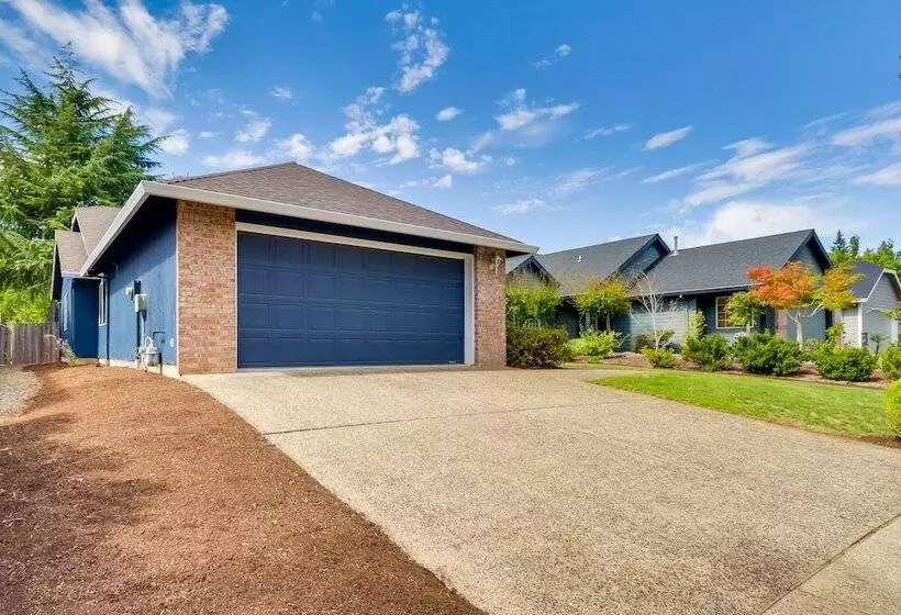 Tasteful Tualatin Home: 40 Mi To Willamette Valley