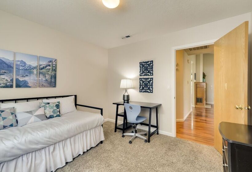 Tasteful Tualatin Home: 40 Mi To Willamette Valley