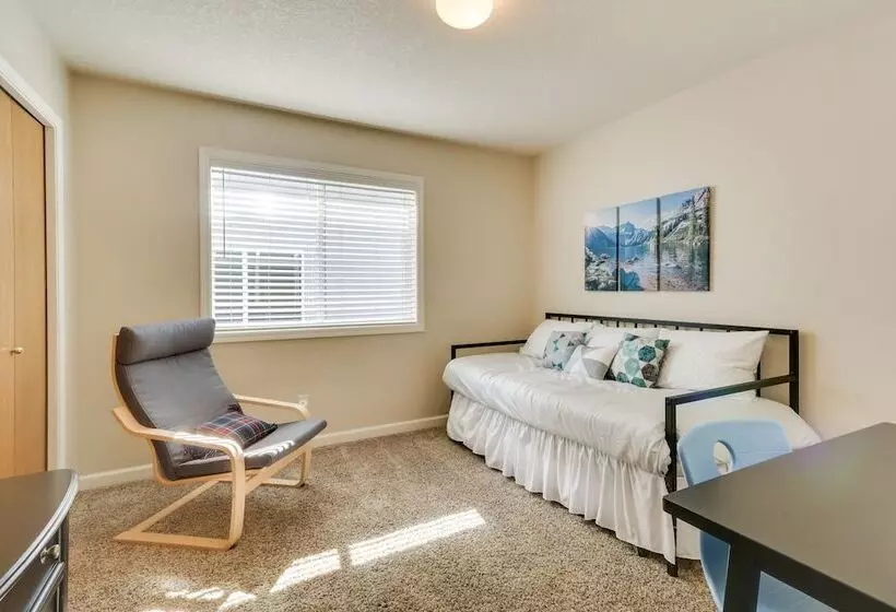 Tasteful Tualatin Home: 40 Mi To Willamette Valley