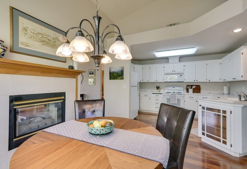 Tasteful Tualatin Home: 40 Mi To Willamette Valley