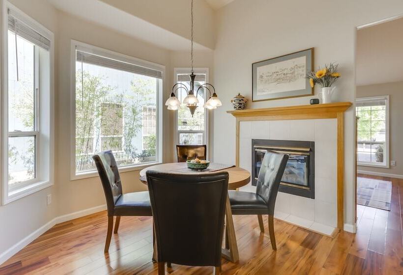 Tasteful Tualatin Home: 40 Mi To Willamette Valley