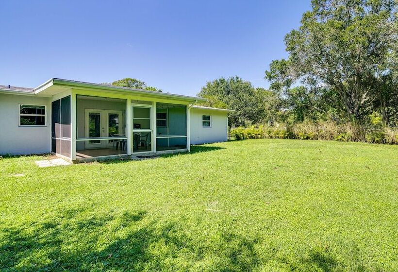 Dog Friendly Vero Beach Retreat W/ Porch & Grill!