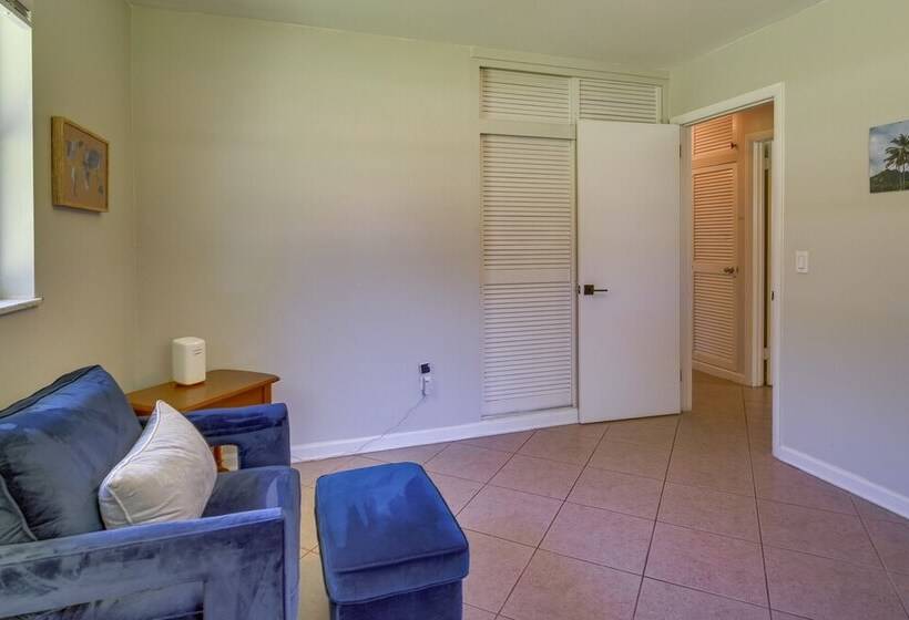 Dog Friendly Vero Beach Retreat W/ Porch & Grill!