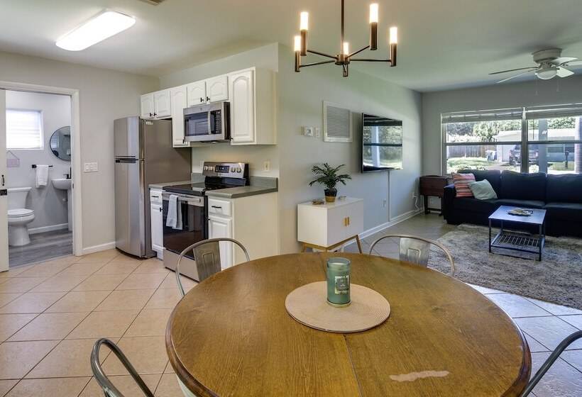 Dog Friendly Vero Beach Retreat W/ Porch & Grill!