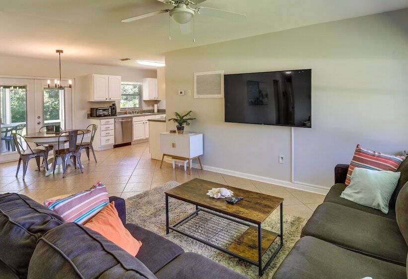 Dog Friendly Vero Beach Retreat W/ Porch & Grill!