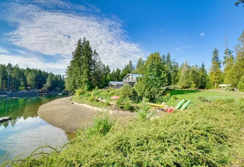 Waterfront Allyn Retreat W/ Guest House & Beach!