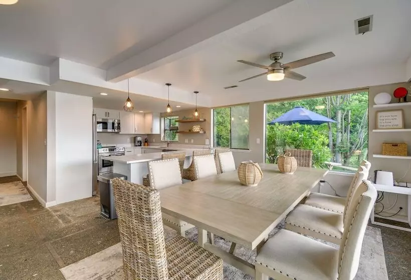 Waterfront Allyn Retreat W/ Guest House & Beach!