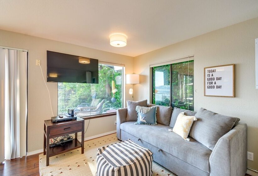 Waterfront Allyn Retreat W/ Guest House & Beach!