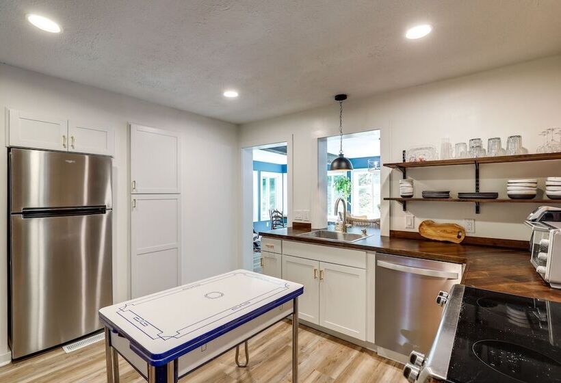 Weaverville Retreat W/ Private Hiking Trail!