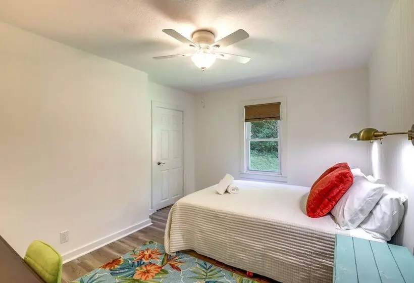 Weaverville Retreat W/ Private Hiking Trail!