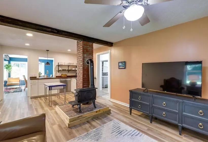 Weaverville Retreat W/ Private Hiking Trail!