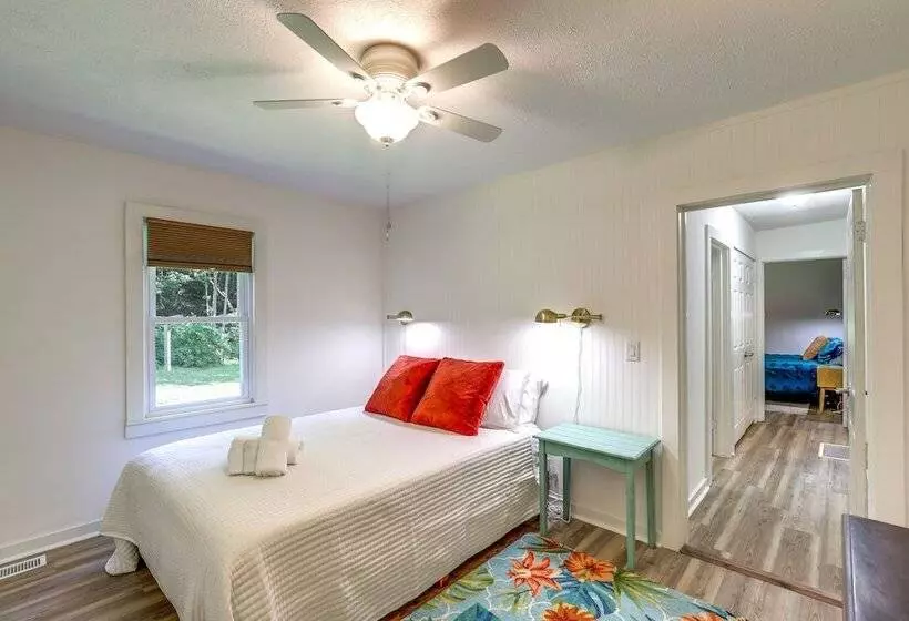 Weaverville Retreat W/ Private Hiking Trail!