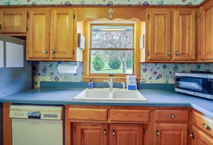 West Jefferson Riverfront Retreat W/ 2 Porches!