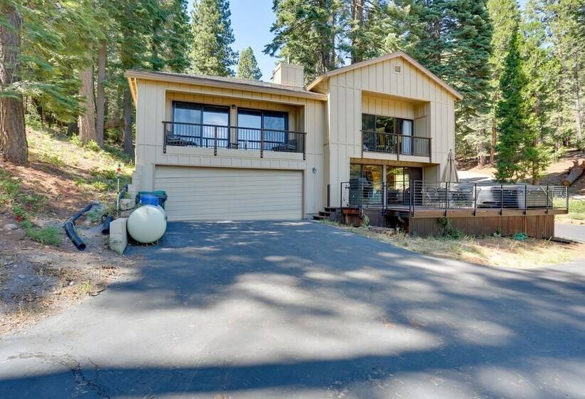 Westwood Lakefront Cabin W/ Hot Tub & Boat Dock!