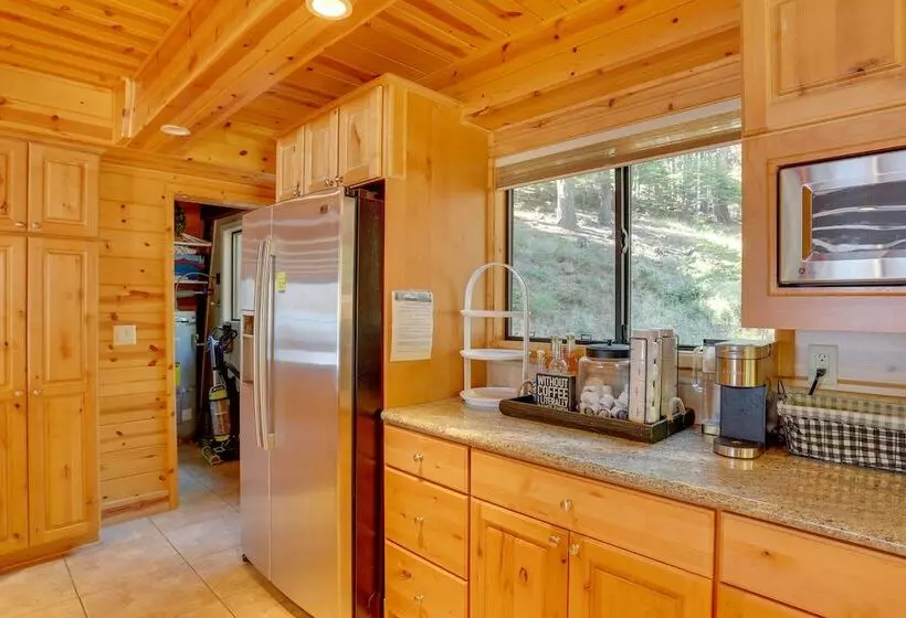 Westwood Lakefront Cabin W/ Hot Tub & Boat Dock!