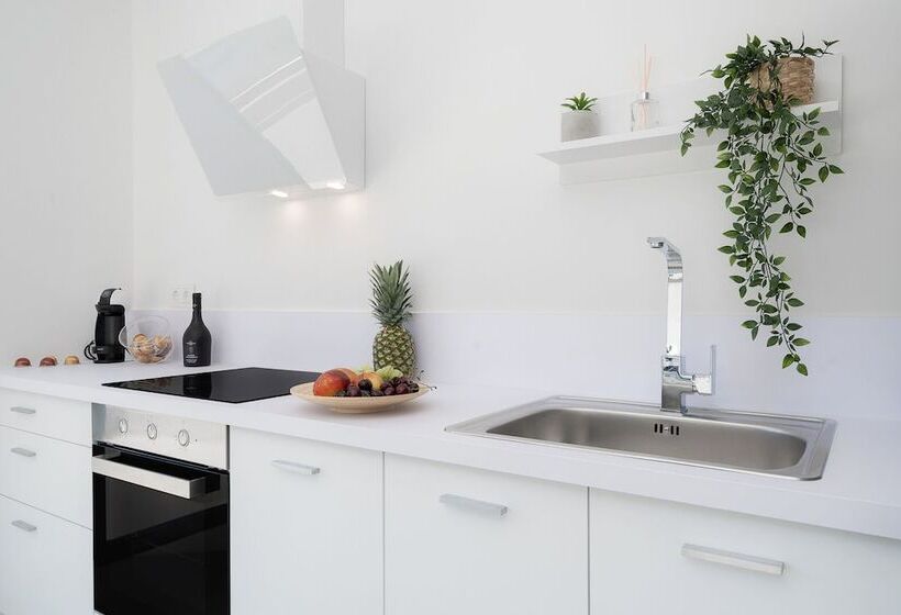 White Cliff Luxury Suites