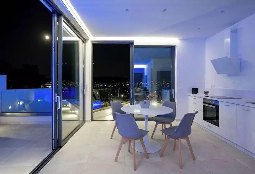 White Cliff Luxury Suites