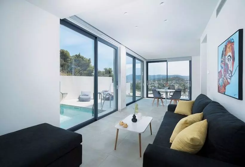 White Cliff Luxury Suites