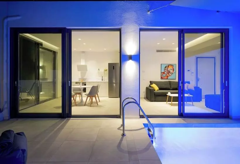 White Cliff Luxury Suites