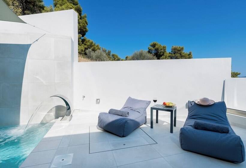 White Cliff Luxury Suites