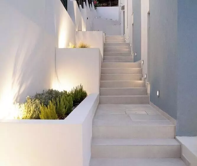 White Cliff Luxury Suites