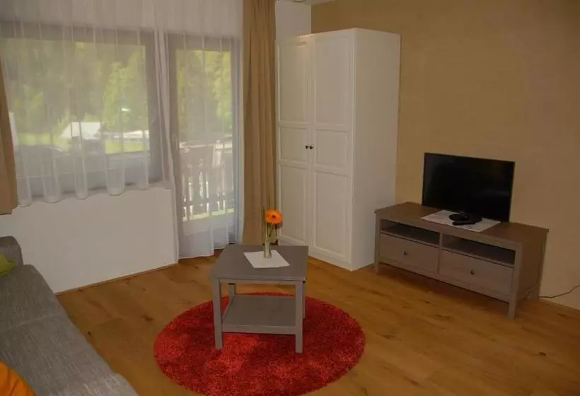 Hotelli Apartments Bischof