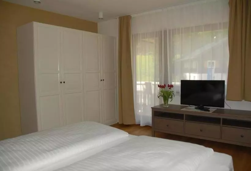 Hotelli Apartments Bischof