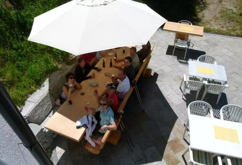 هتل Berggasthaus Wasenalp