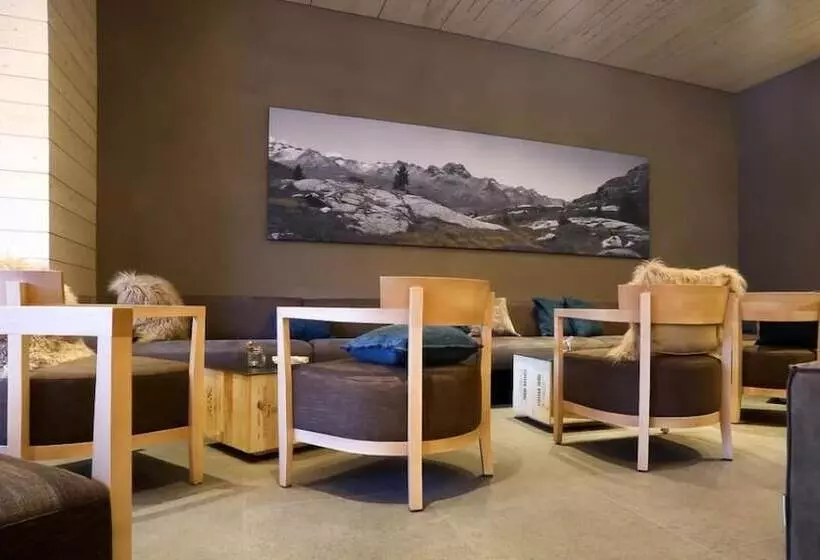 Hotel Bever Lodge