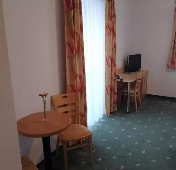 Hotelli Gasthof Hochspitz