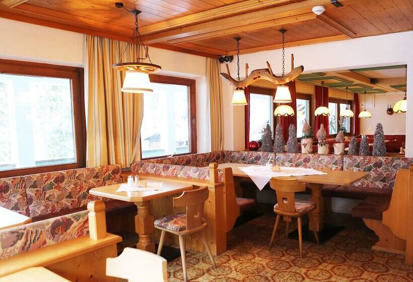 Отель Gasthof Pension Madseiterhof