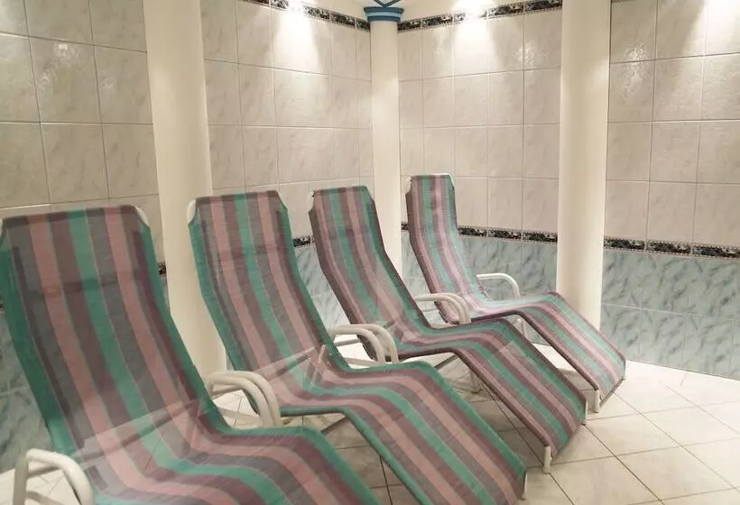 Hotelli Gasthof Pension Madseiterhof
