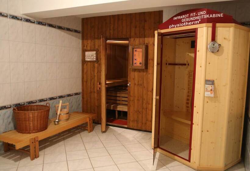 Отель Gasthof Pension Madseiterhof