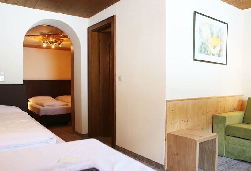 Отель Gasthof Pension Madseiterhof