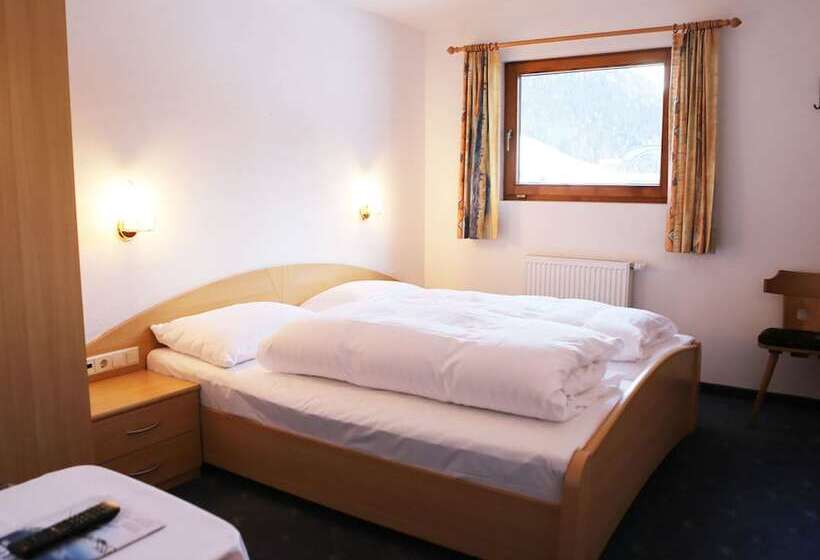 Отель Gasthof Pension Madseiterhof